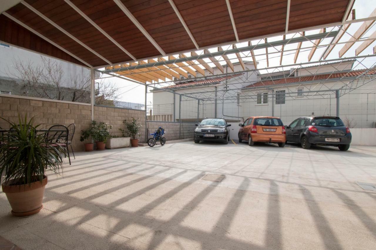 Apartment & Rooms Meri Tucepi Exterior photo